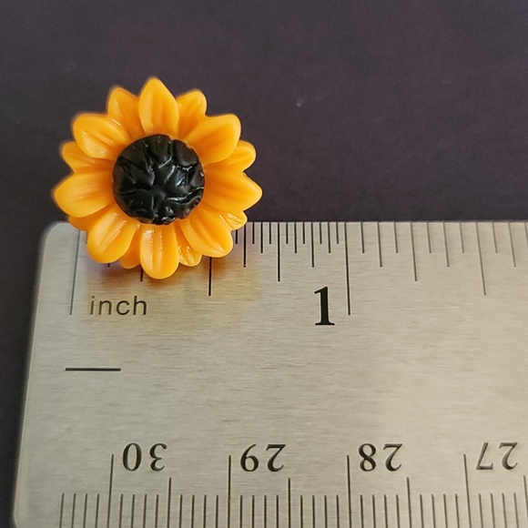 Sunflower Necklace and Earring Set - Picture 4 of 7
